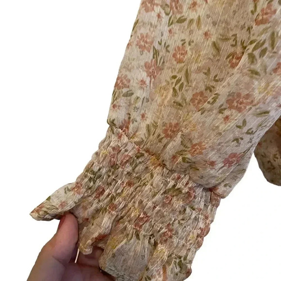 Floral floral BoHo blouse  - Picture 5 of 5